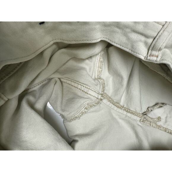 Gap Womens Shorts Sz 32 5" Off White Denim Raw Hem Distressed Bleached - Picture 7 of 8